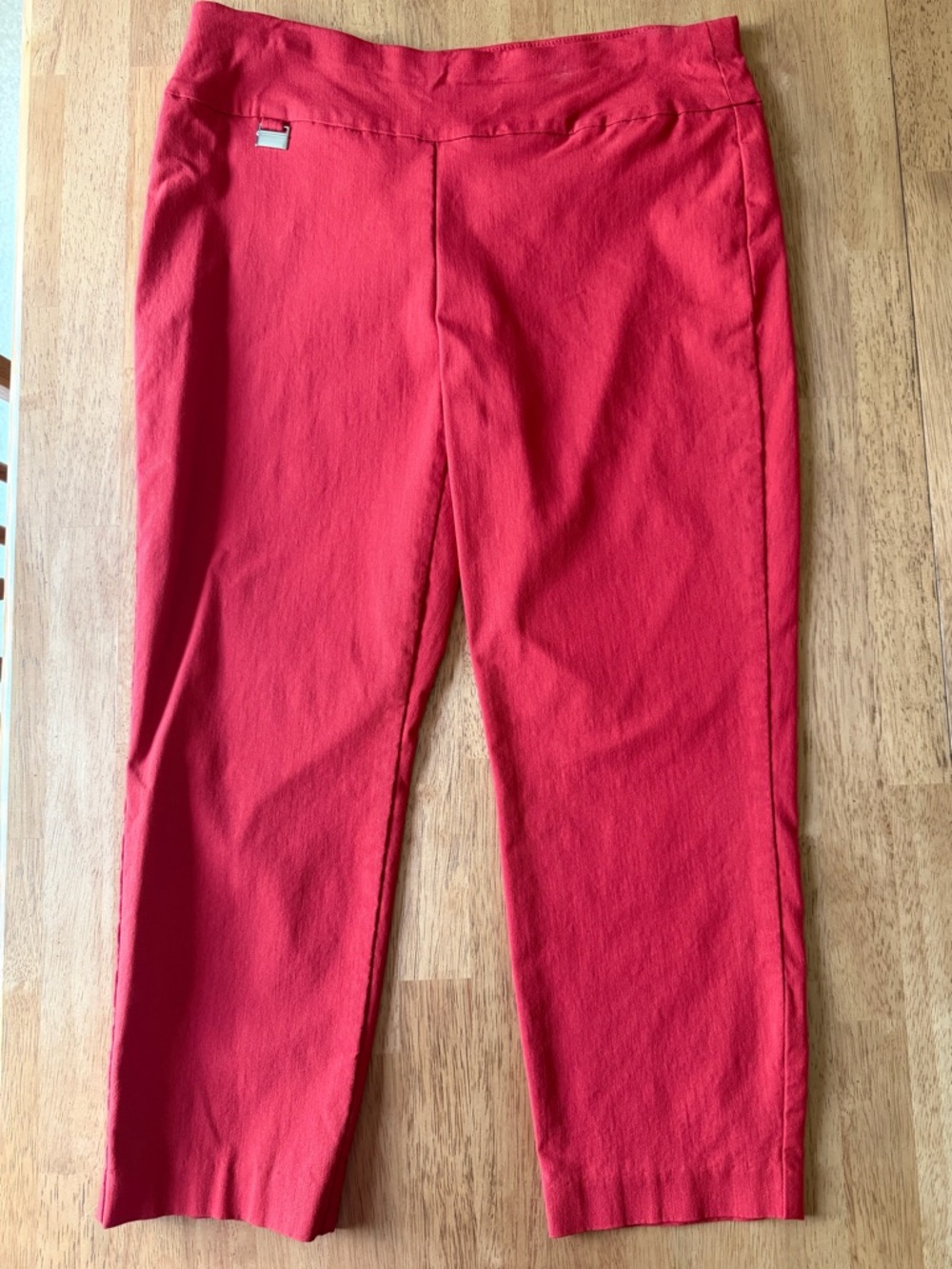 Alfani Women’s Essential Pull-On Capri